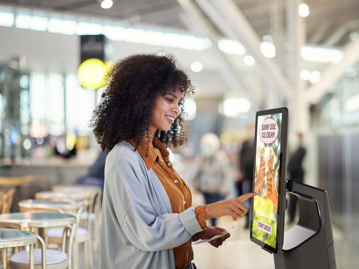 retail-photography-website-kiosk-system-self-service-order-4x3-3600x2700.jpg.imgw.1200.1200